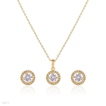 timeless gold solitaire set
